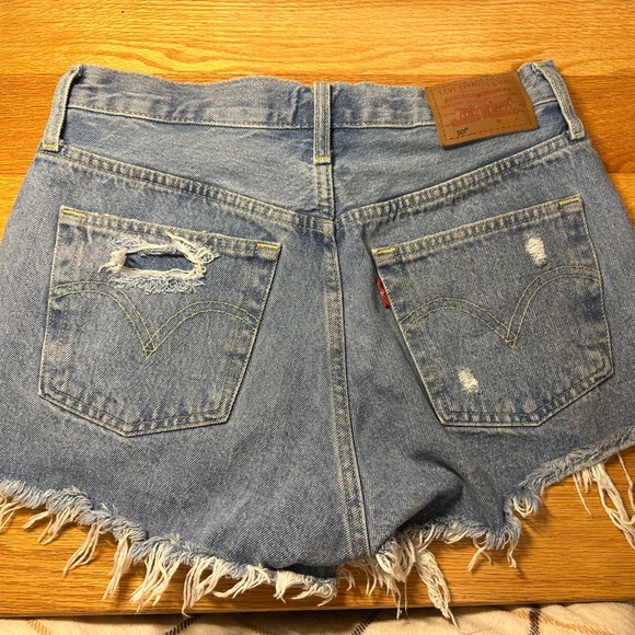Levi’s 501 Shorts - Picture 6 of 6